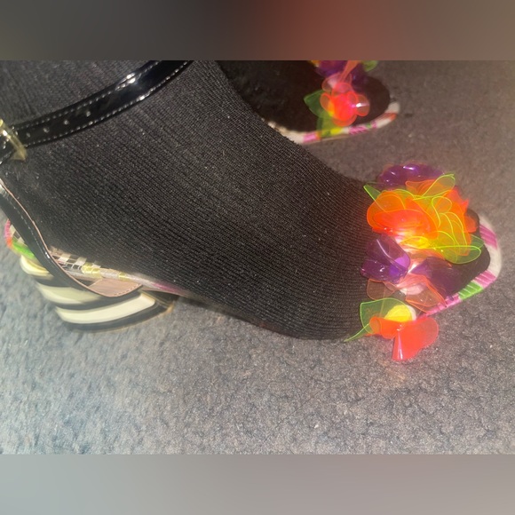 Betsey Johnson Sz 9 Kove Sandals Black White Stripes Florals - Picture 6 of 6